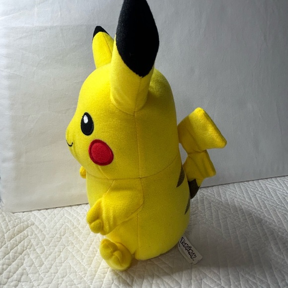 Pokémon Pikachu toy factory plush stuffed animal 2016 yellow 2016 - Picture 10 of 12